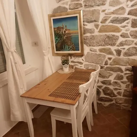 Old Town Rab Apartment